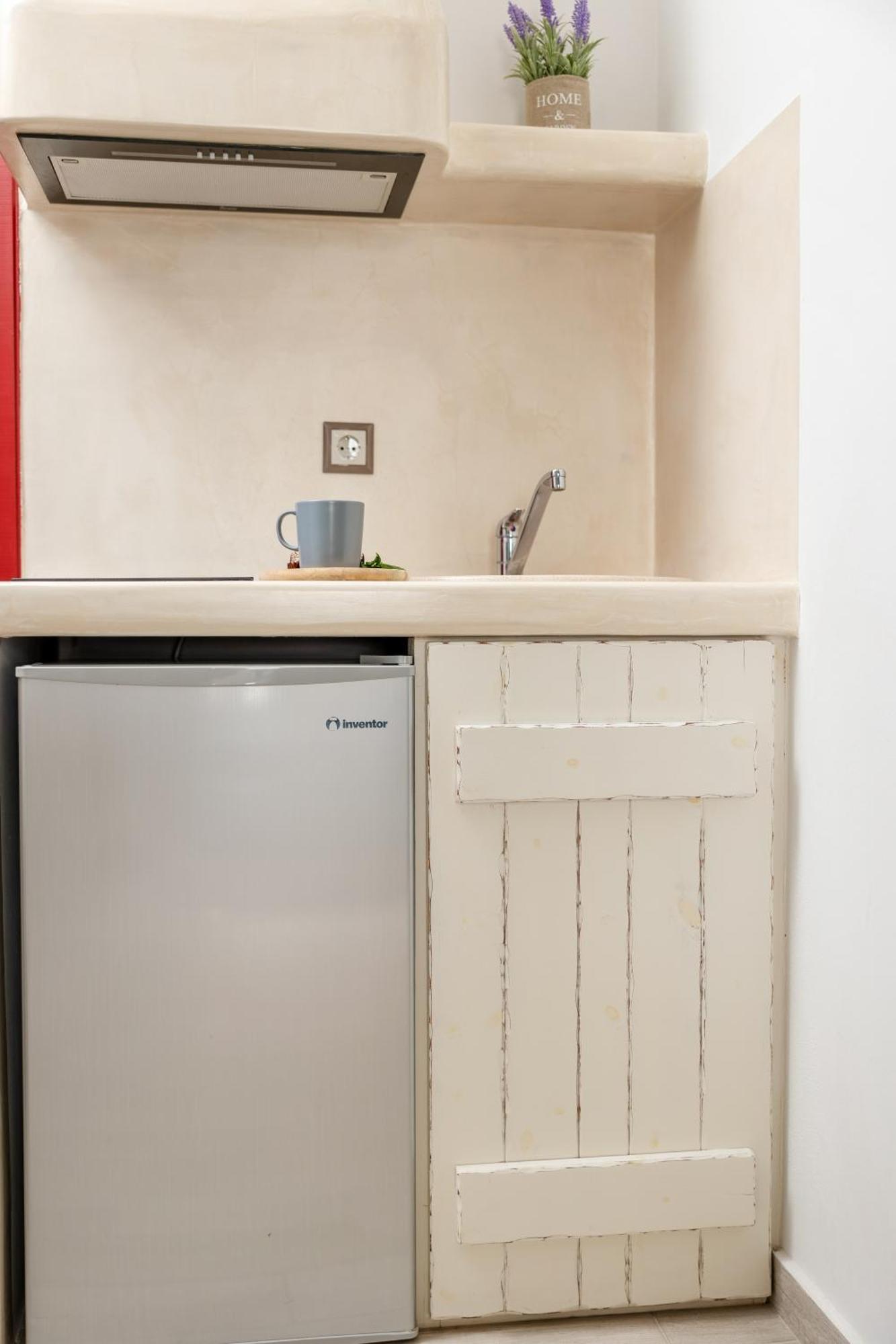 Katerina Roza Studios - Heartfelt Hospitality In The City Naxos City Exterior foto