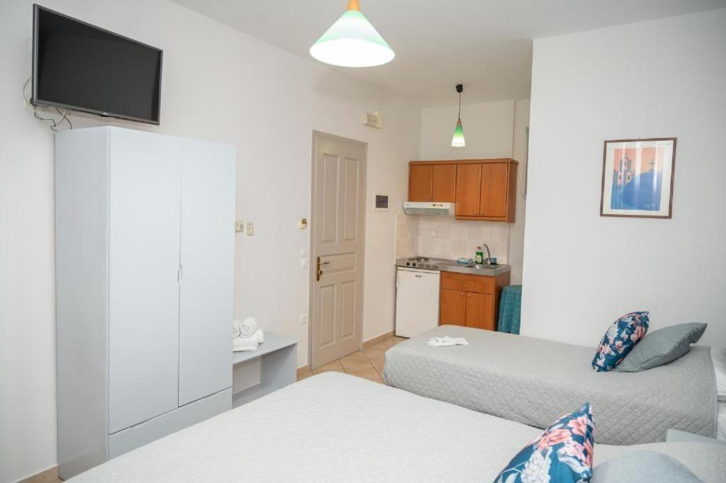 Katerina Roza Studios - Heartfelt Hospitality In The City Naxos City Exterior foto