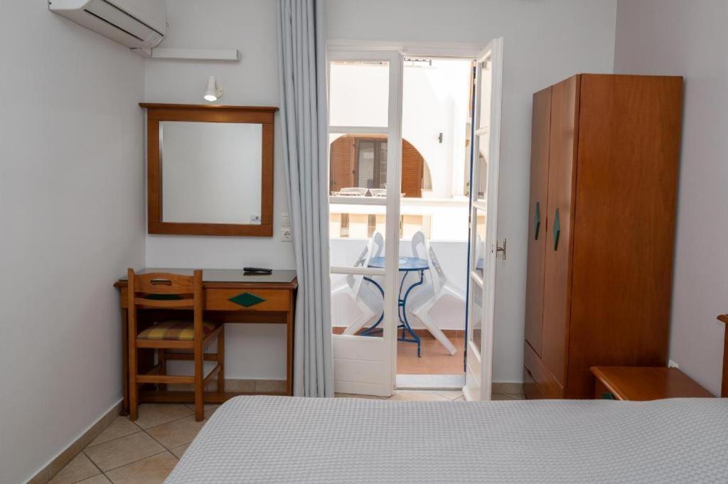 Katerina Roza Studios - Heartfelt Hospitality In The City Naxos City Exterior foto